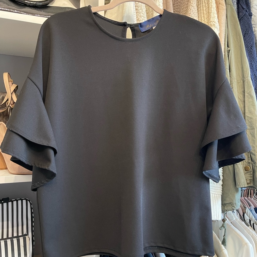 Chic Black Boxy Ruffled Blouse
